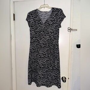 Black and gray print side belted  swing dress